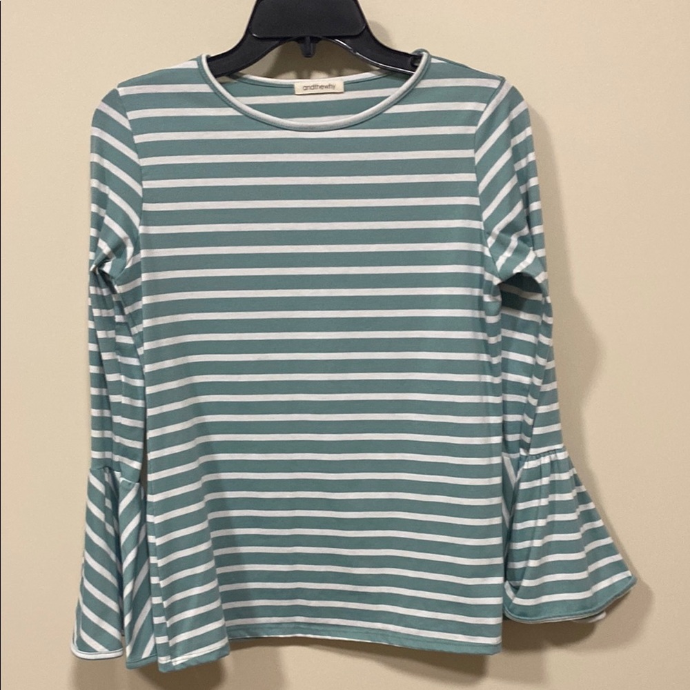 Andthewhy long sleeve top medium